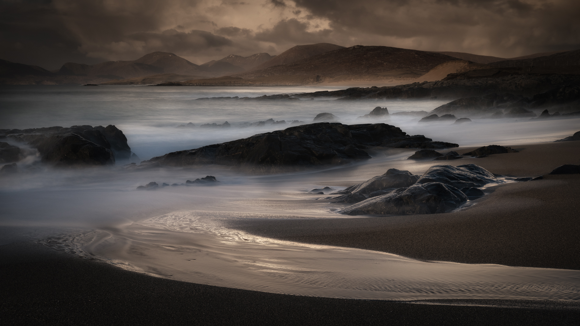 Expressive and intimate seascape photography on the Outer Hebrides, Scotland